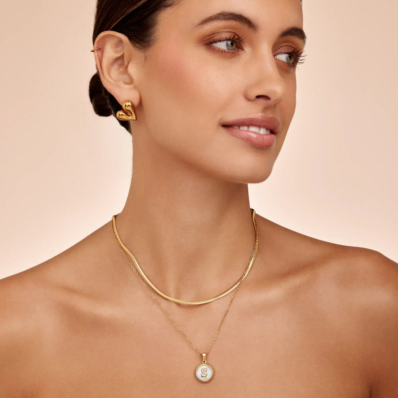 Collier Lettre Nacrée — vue 3