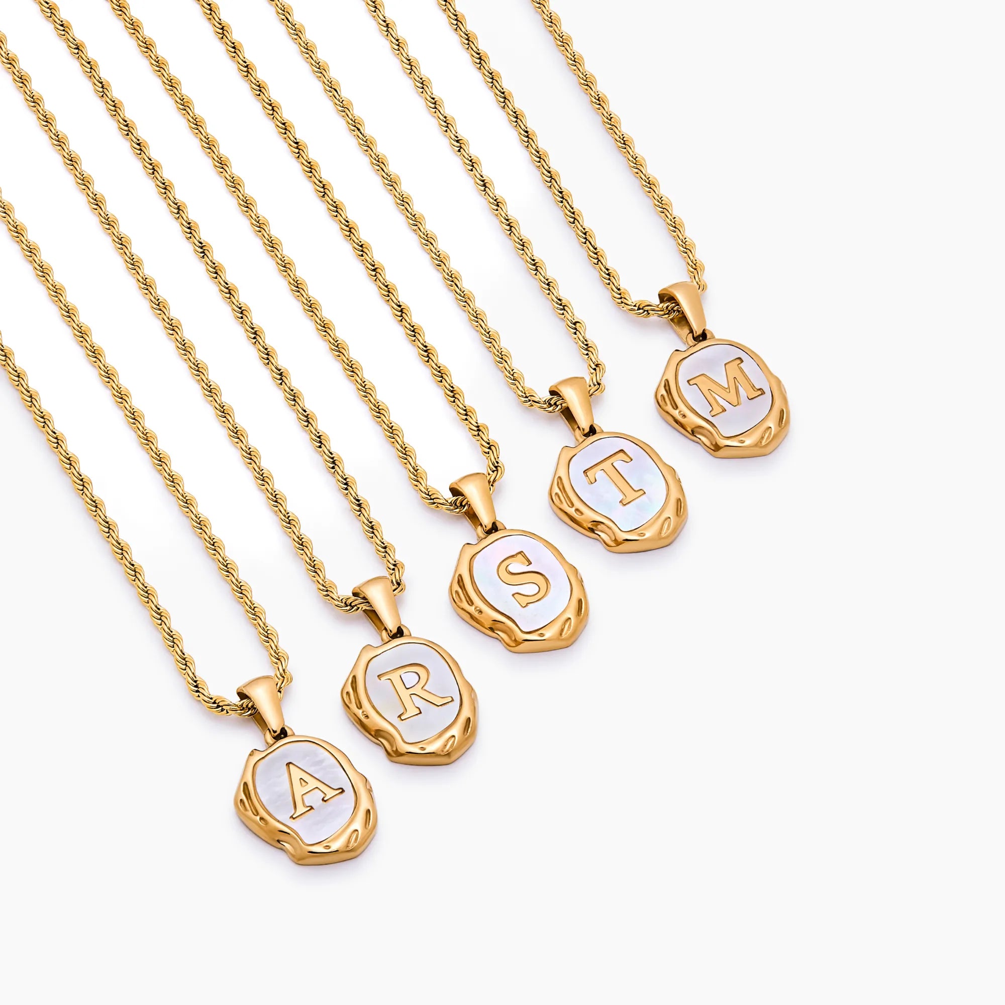 Collier Médaillon Initiale — vue 8